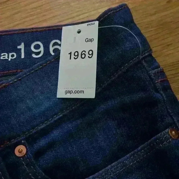 NWT GAP blue skinny jeans - Picture 3 of 4